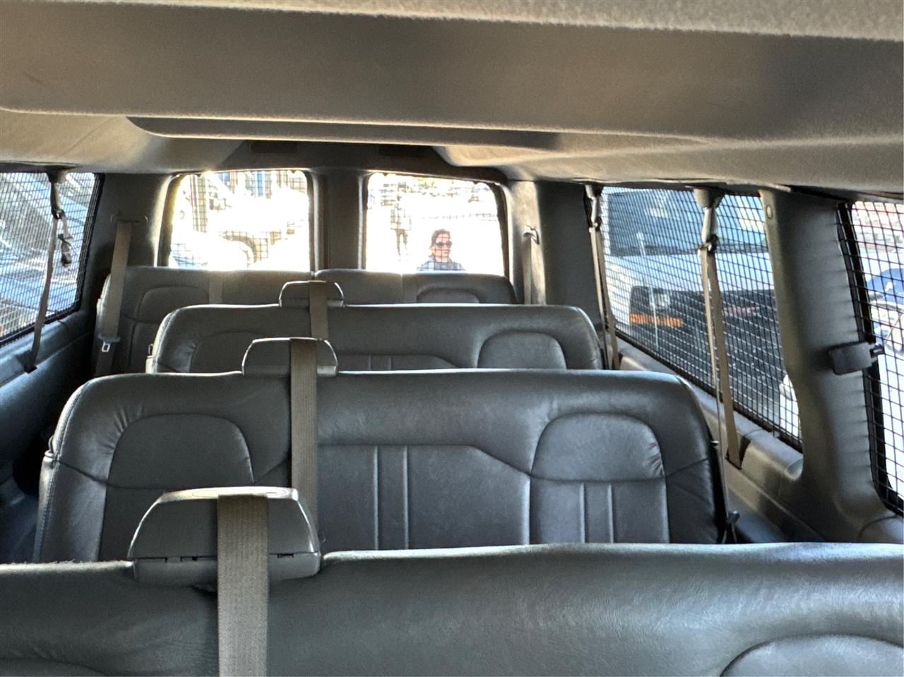 Chevrolet Express Passenger RWD 3500 155" LS 2018