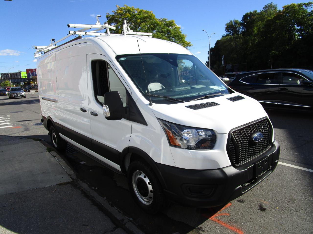 Ford Transit Cargo Van T-250 148" Med Rf 9070 GVWR RWD 2024