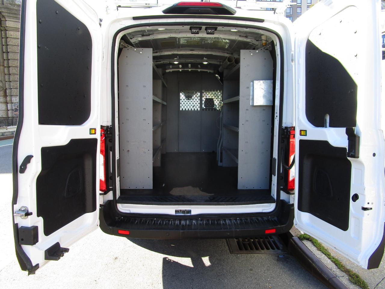 Ford Transit Cargo Van T-250 148" Med Rf 9070 GVWR RWD 2024