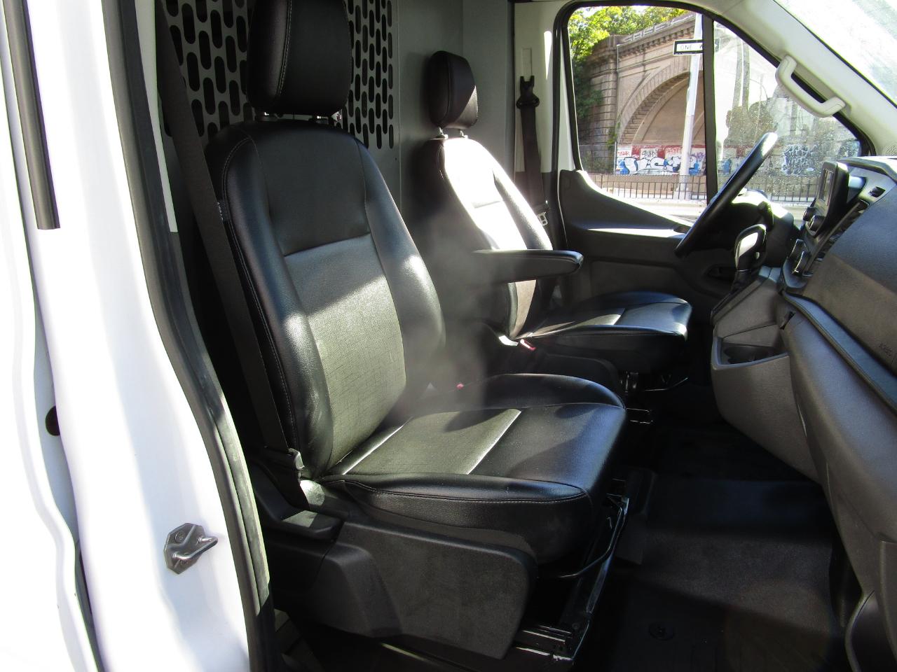 Ford Transit Cargo Van T-250 148" Med Rf 9070 GVWR RWD 2024