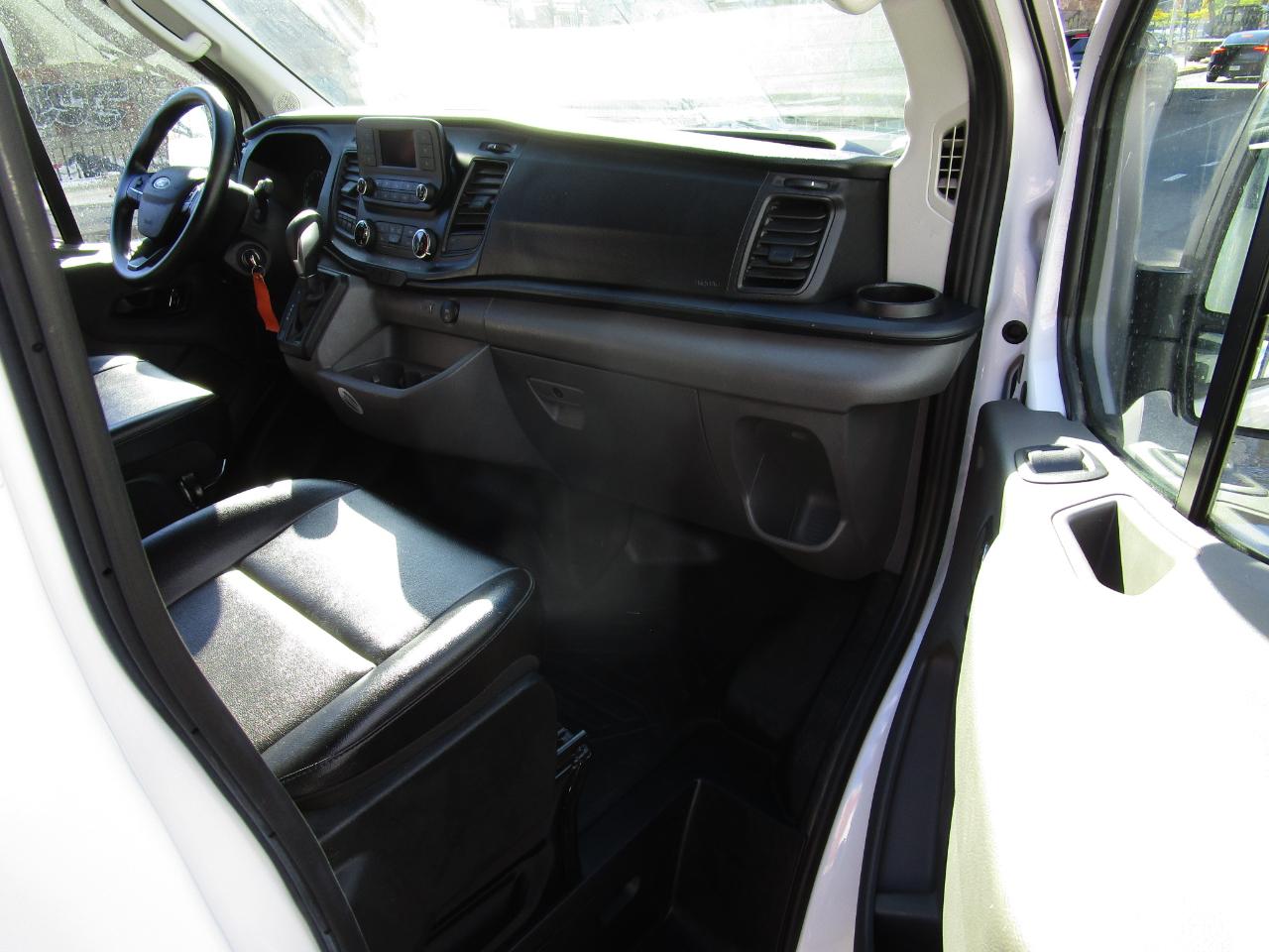 Ford Transit Cargo Van T-250 148" Med Rf 9070 GVWR RWD 2024