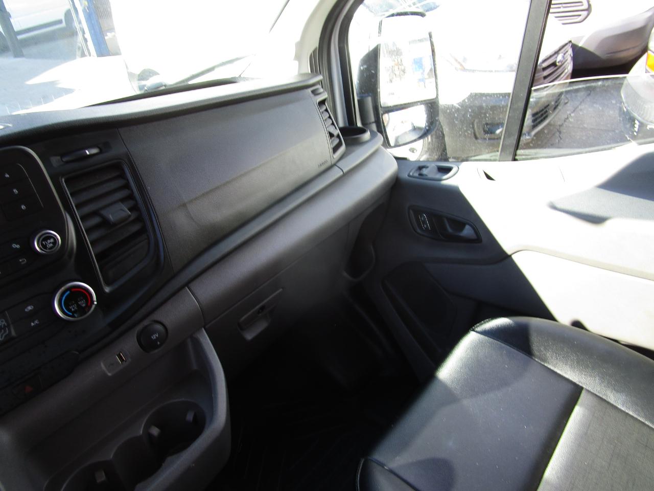 Ford Transit Cargo Van T-250 148" Med Rf 9070 GVWR RWD 2024