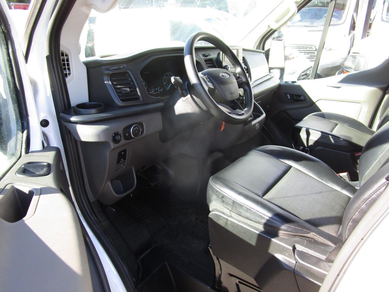 Ford Transit Cargo Van T-250 148" Med Rf 9070 GVWR RWD 2024