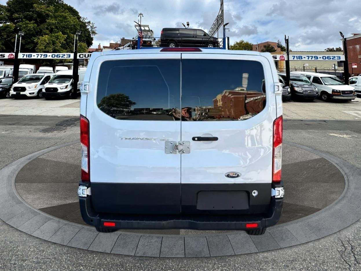 Ford Transit Van T-150 130" Low Rf 8600 GVWR Swing-Out RH Dr 2018