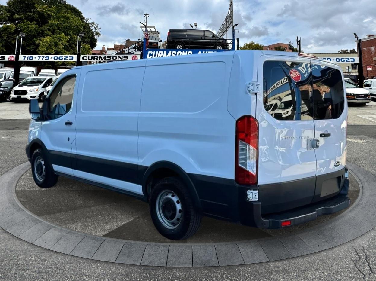 Ford Transit Van T-150 130" Low Rf 8600 GVWR Swing-Out RH Dr 2018