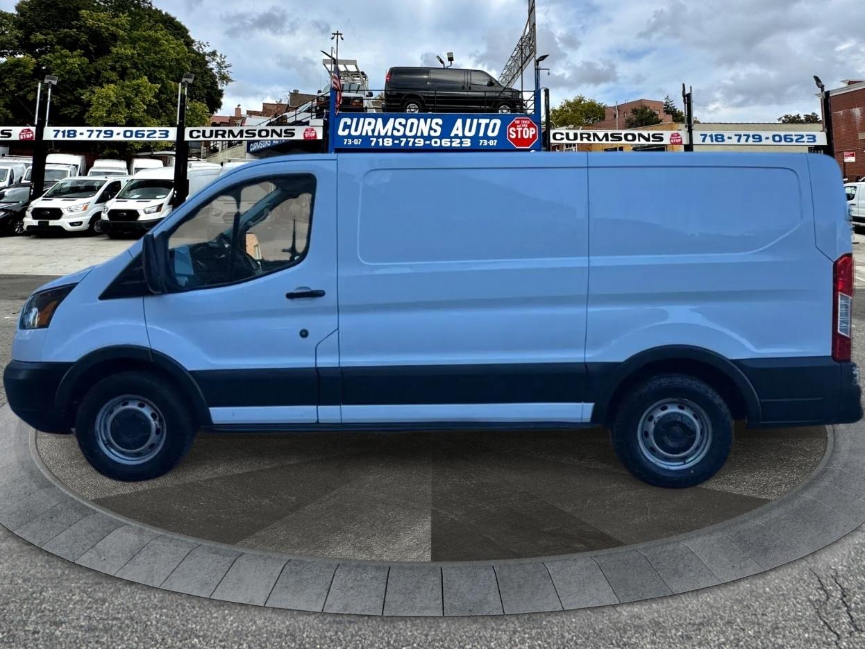 Ford Transit Van T-150 130" Low Rf 8600 GVWR Swing-Out RH Dr 2018