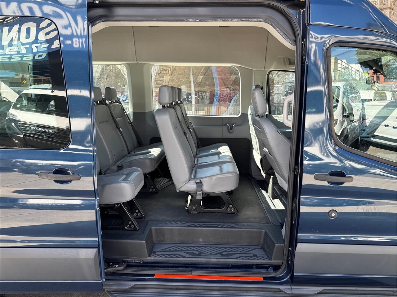 Ford Transit Passenger Wagon T-350 148" High Roof XLT Sliding RH Dr 2018