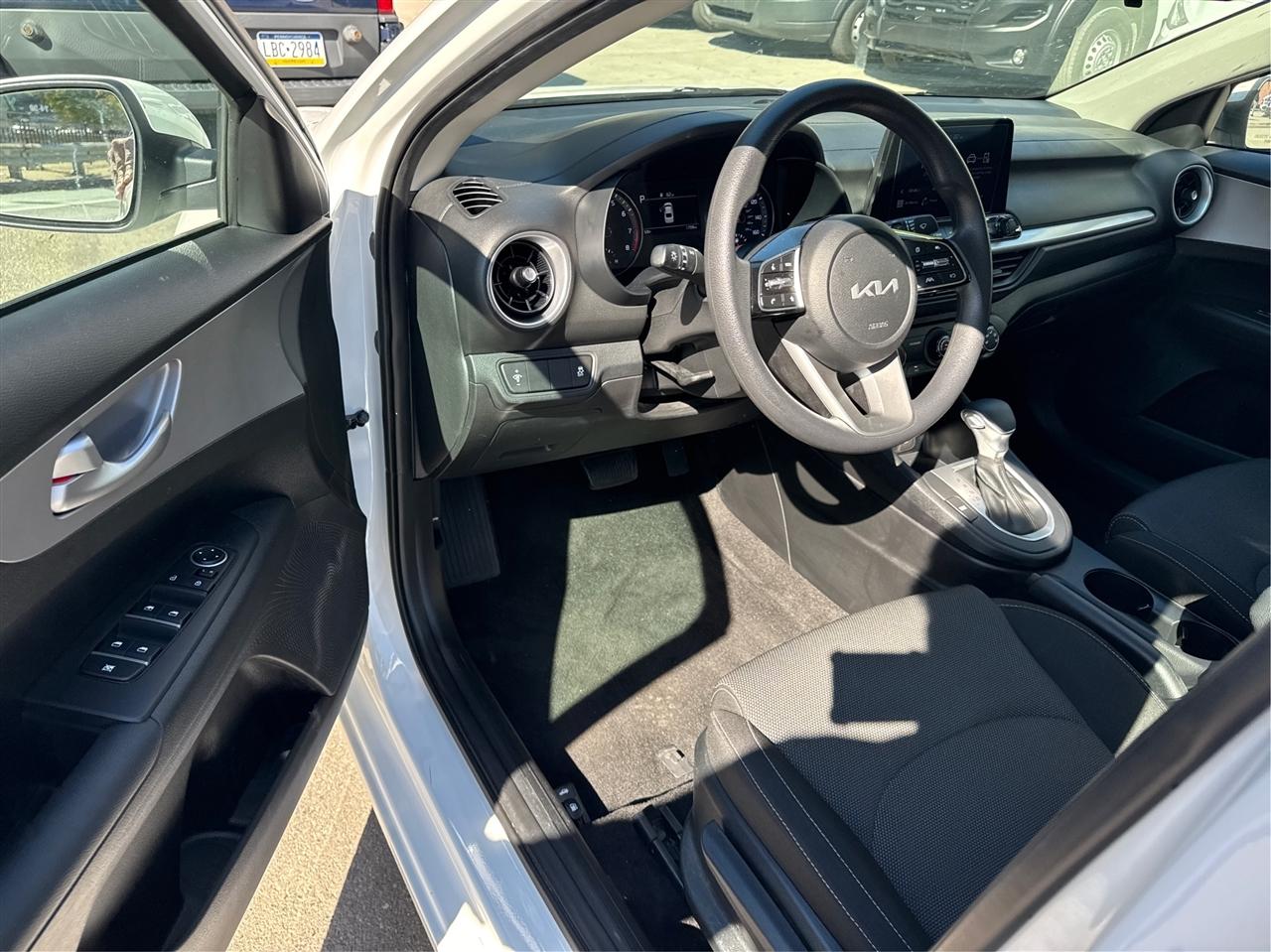 Kia Forte LXS IVT 2024