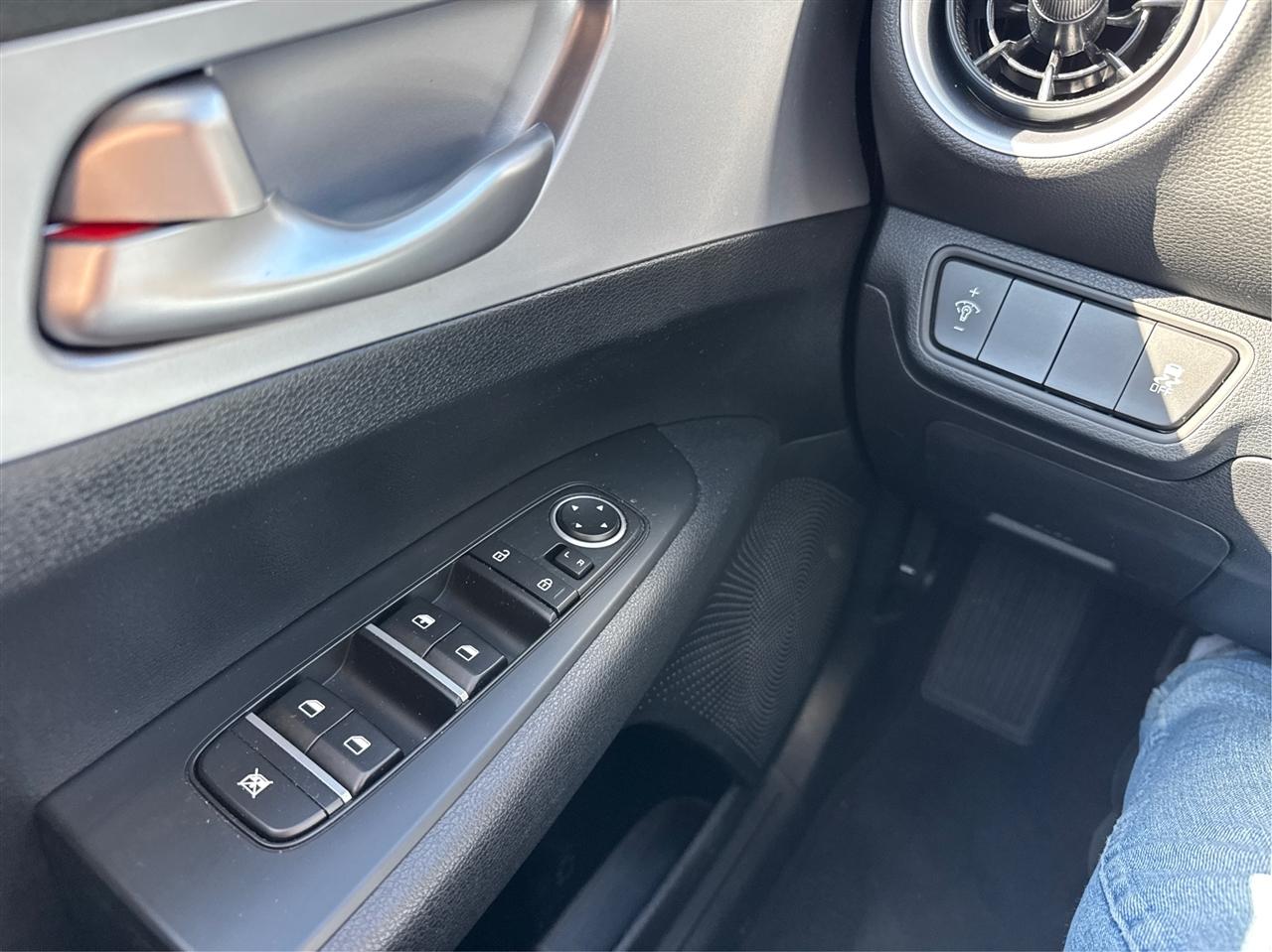 Kia Forte LXS IVT 2024