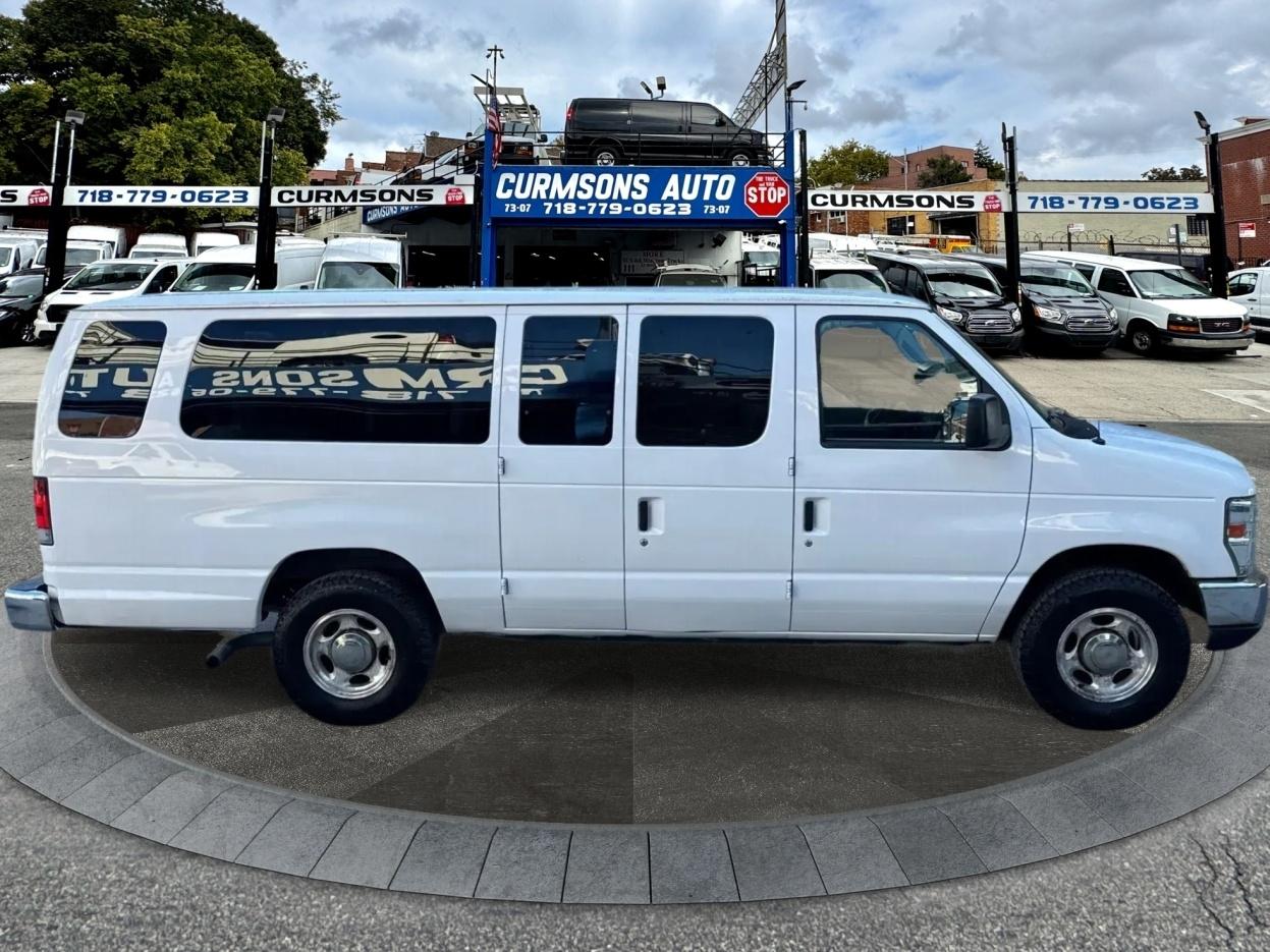 Ford Econoline Wagon E-350 Super Duty Ext XLT 2012