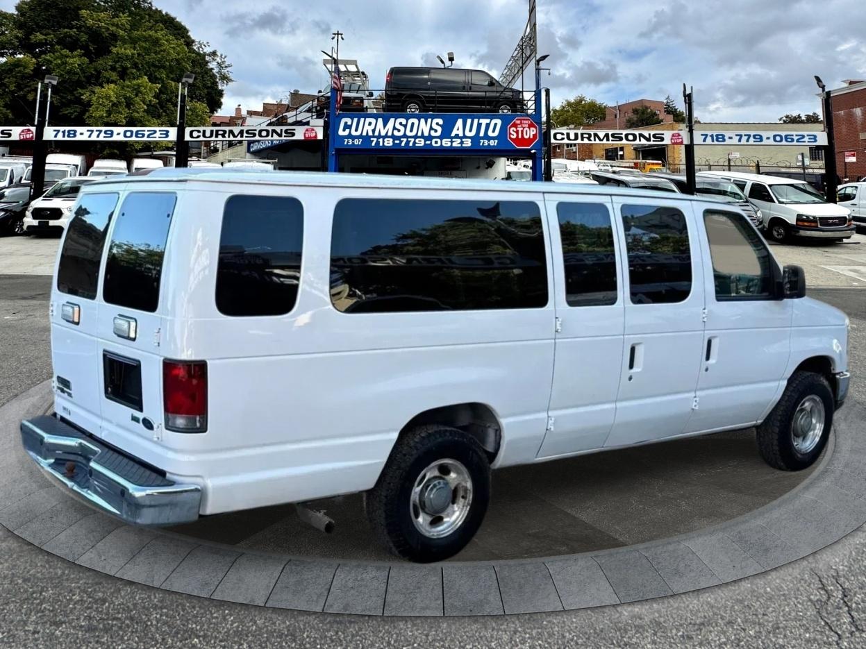 Ford Econoline Wagon E-350 Super Duty Ext XLT 2012
