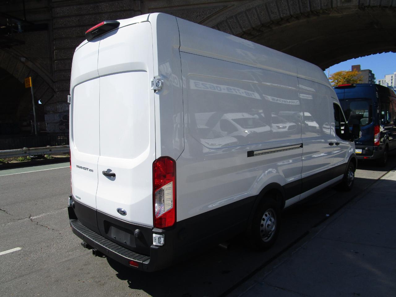 Ford Transit Cargo Van T-250 148" EL Hi Rf 9070 GVWR RWD 2024