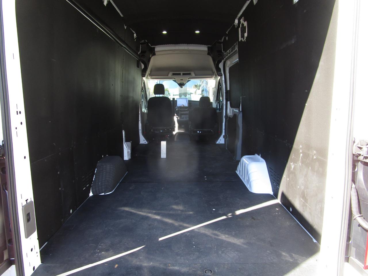 Ford Transit Cargo Van T-250 148" EL Hi Rf 9070 GVWR RWD 2024