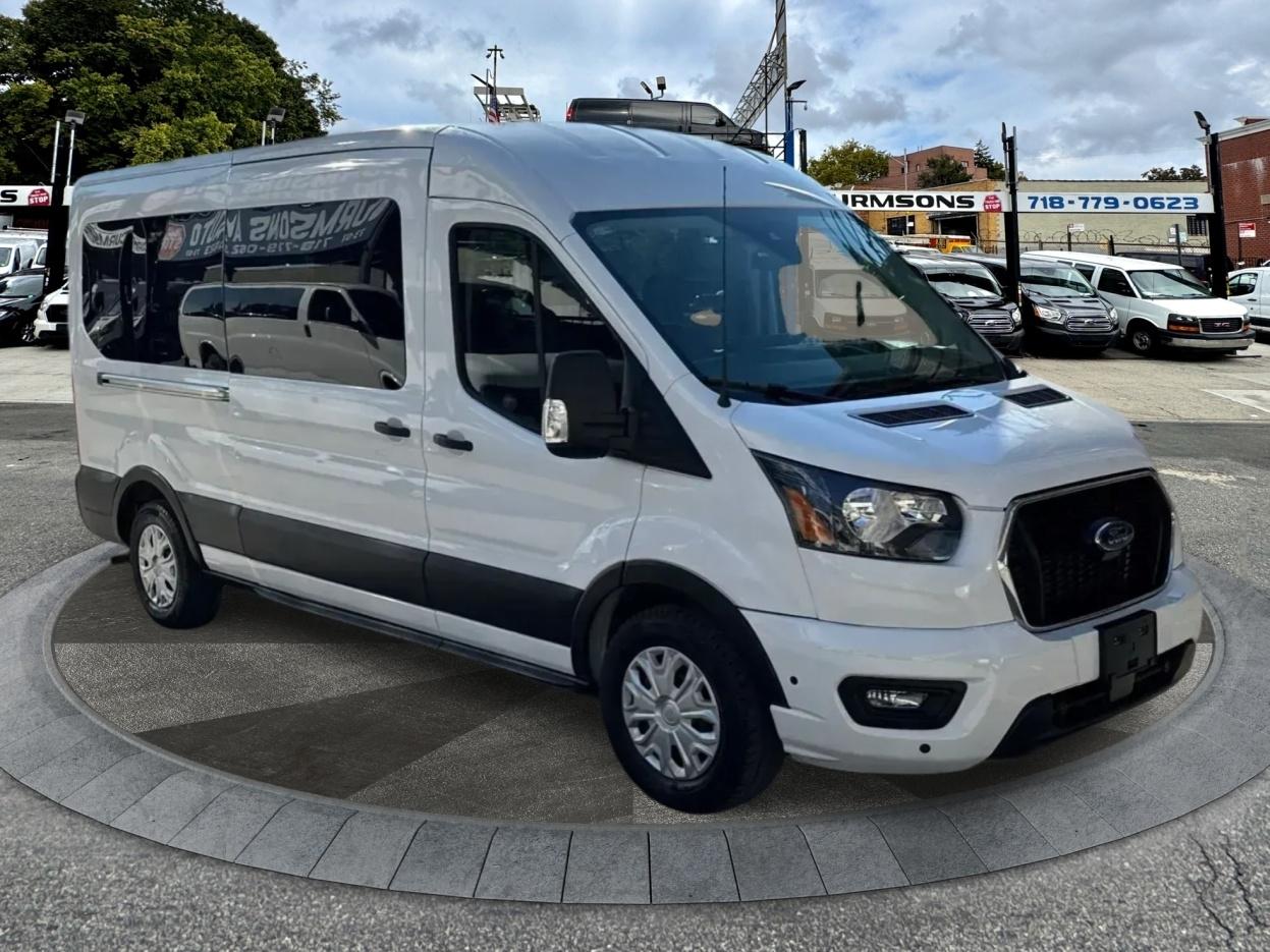 Ford Transit Passenger Wagon T-350 148" Med Roof XLT RWD 2025