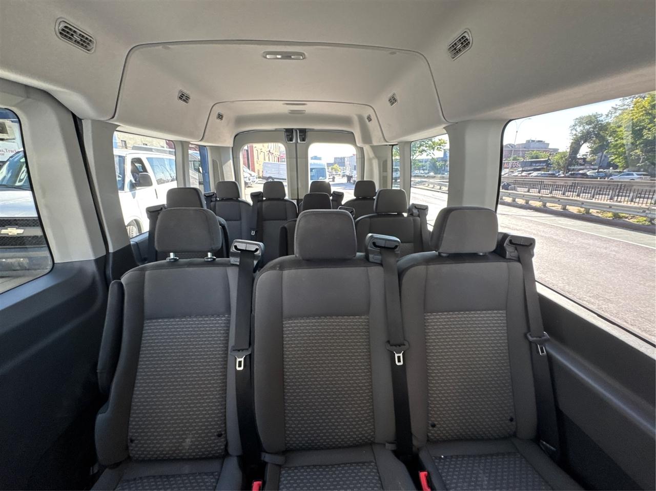 Ford Transit Passenger Wagon T-350 148" Med Roof XLT RWD 2025
