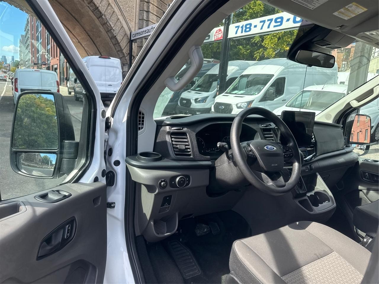 Ford Transit Passenger Wagon T-350 148" Low Roof XLT RWD 2025