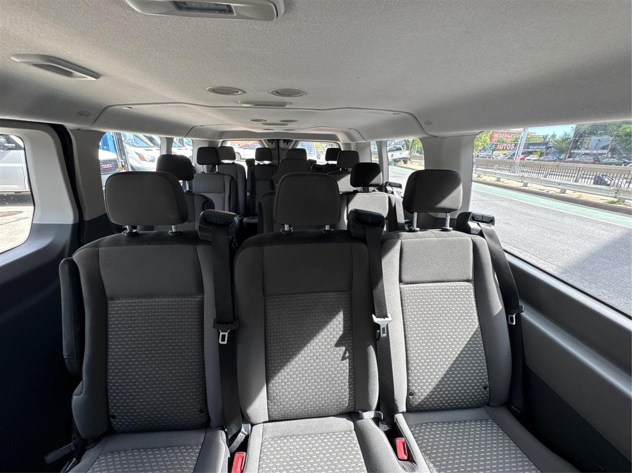 Ford Transit Passenger Wagon T-350 148" Low Roof XLT RWD 2025