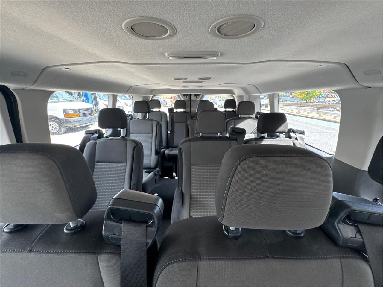 Ford Transit Passenger Wagon T-350 148" Low Roof XLT RWD 2025