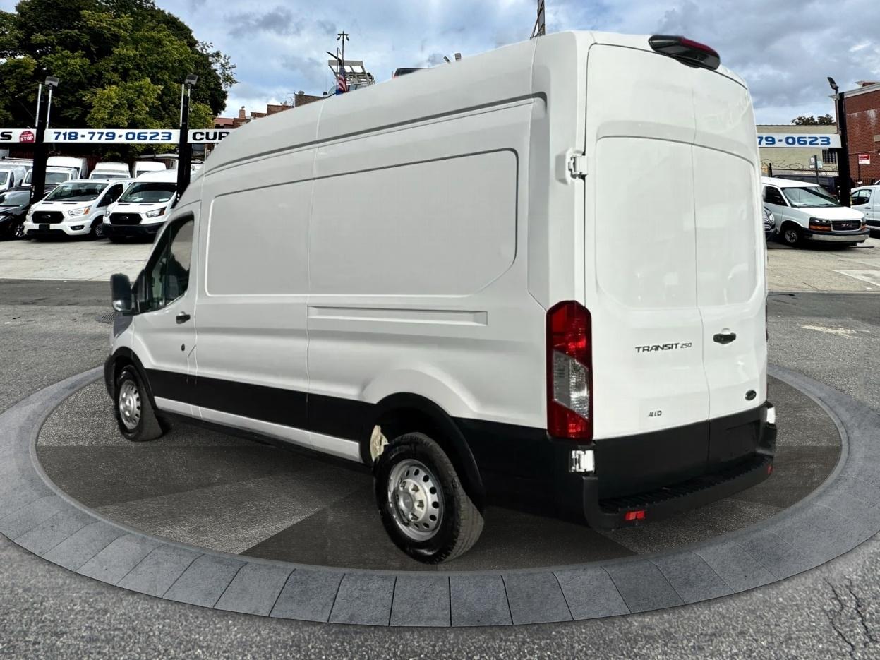 Ford Transit Cargo Van T-250 148" Hi Rf 9070 GVWR AWD 2022