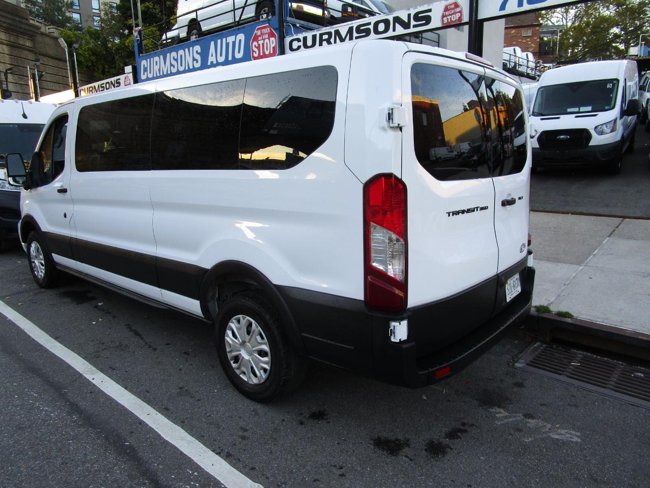 Ford Transit Passenger Wagon T-350 148" Low Roof XLT RWD 2026