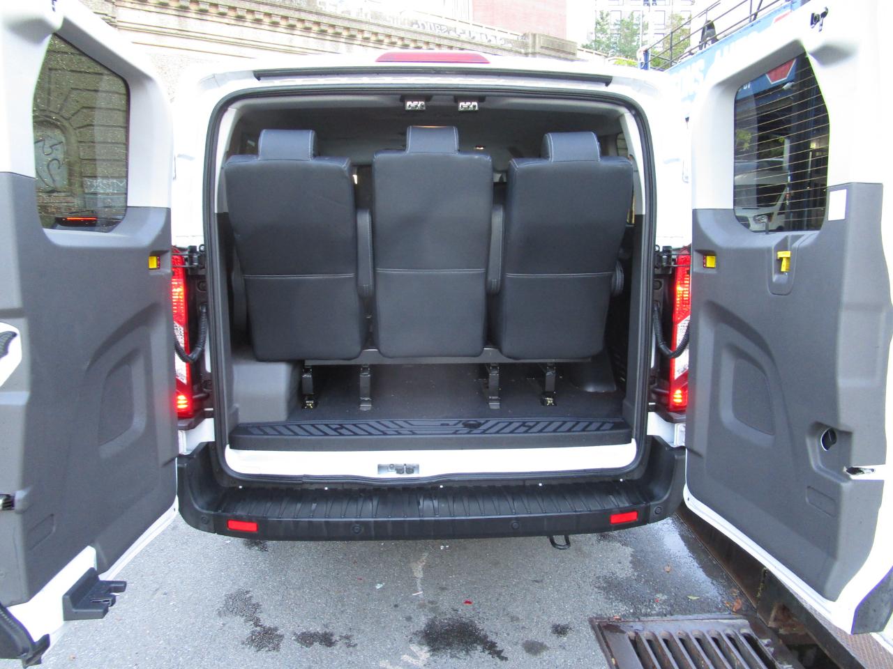 Ford Transit Passenger Wagon T-350 148" Low Roof XLT RWD 2026