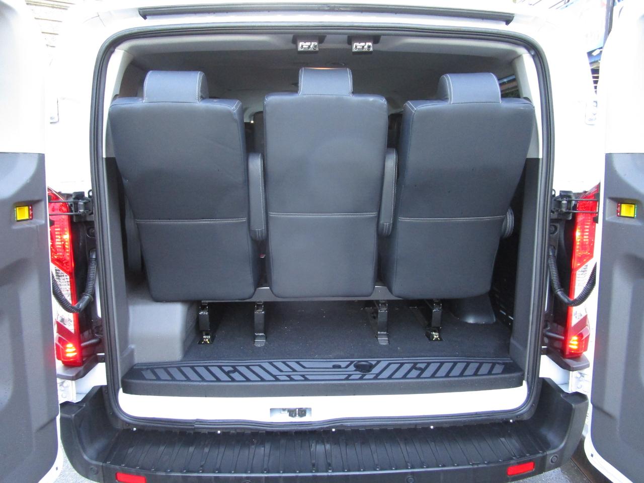 Ford Transit Passenger Wagon T-350 148" Low Roof XLT RWD 2026