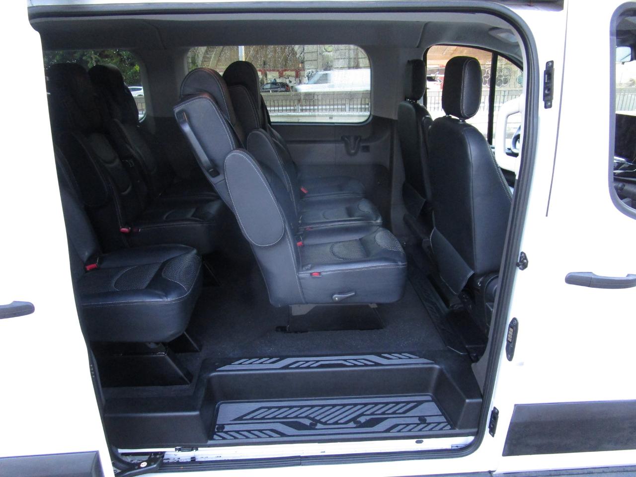 Ford Transit Passenger Wagon T-350 148" Low Roof XLT RWD 2026