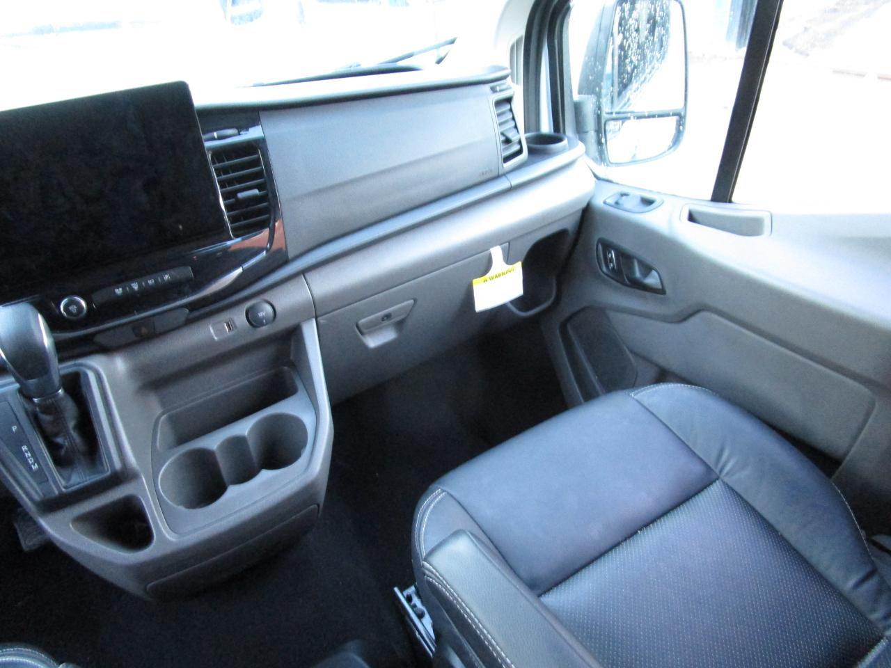 Ford Transit Passenger Wagon T-350 148" Low Roof XLT RWD 2026