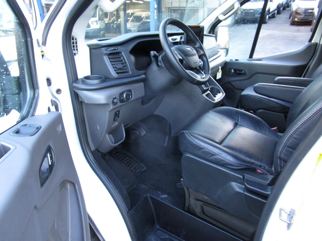 Ford Transit Passenger Wagon T-350 148" Low Roof XLT RWD 2026