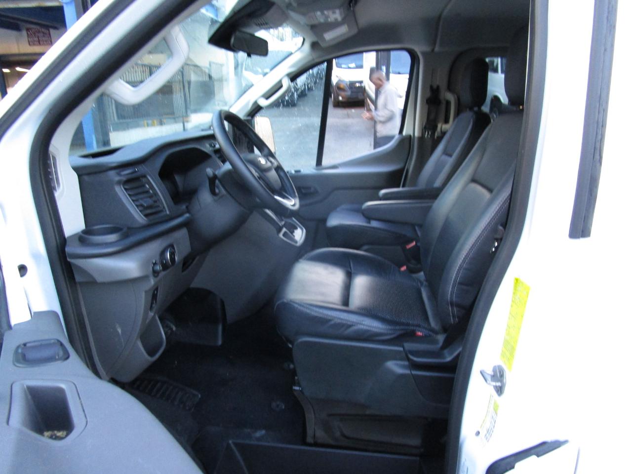 Ford Transit Passenger Wagon T-350 148" Low Roof XLT RWD 2026