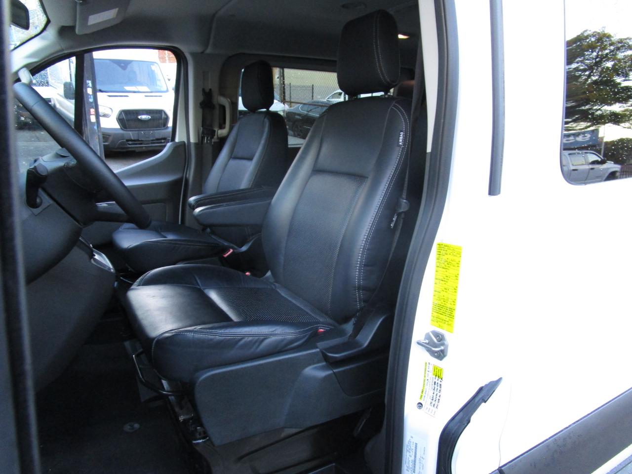 Ford Transit Passenger Wagon T-350 148" Low Roof XLT RWD 2026