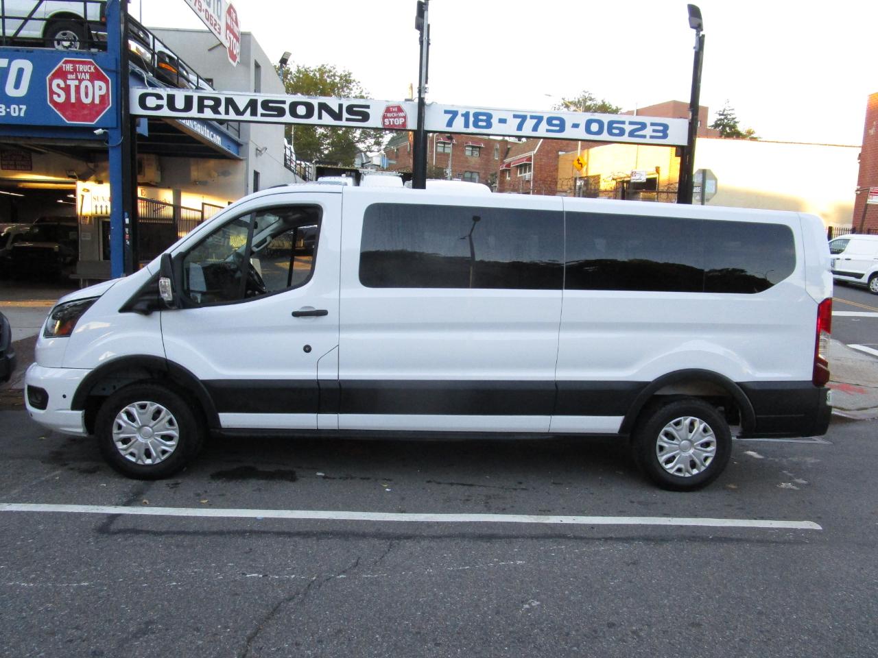 Ford Transit Passenger Wagon T-350 148" Low Roof XLT RWD 2026