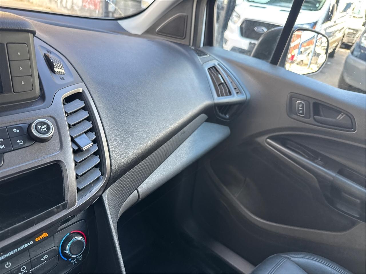 Ford Transit Connect Van XL LWB w/Rear Symmetrical Doors 2022