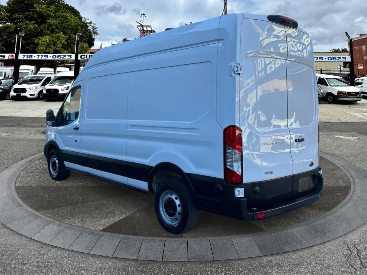 Ford Transit Cargo Van T-250 148" Hi Rf 9070 GVWR RWD 2025