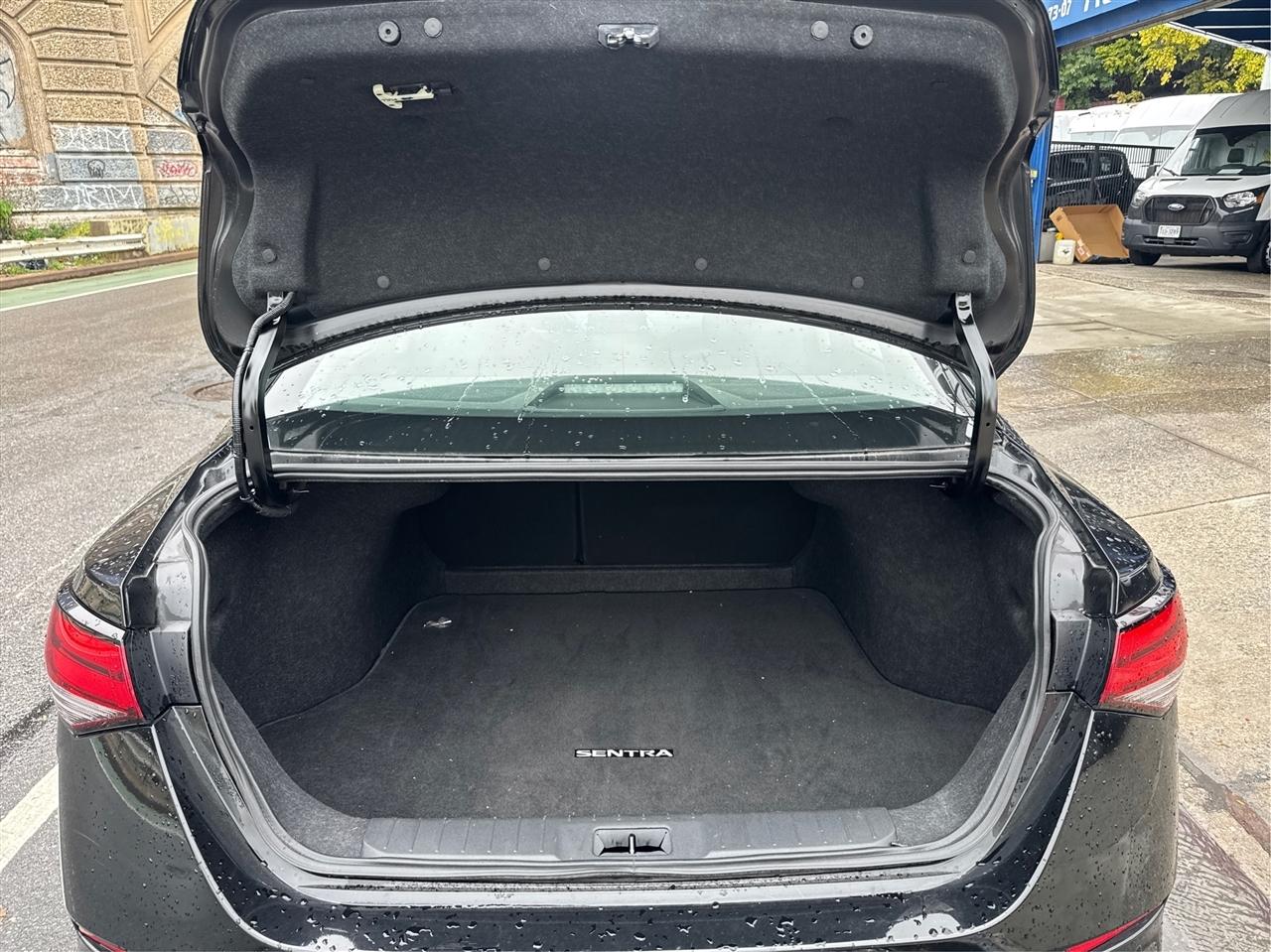 Nissan Sentra SV CVT 2025