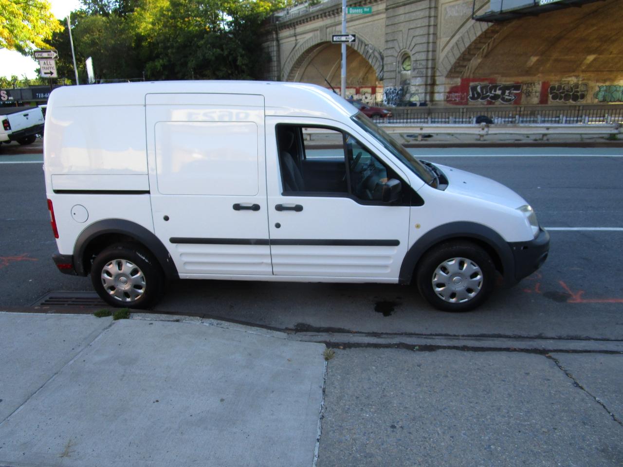 Ford Transit Connect 114.6" XL w/o side or rear door glass 2013
