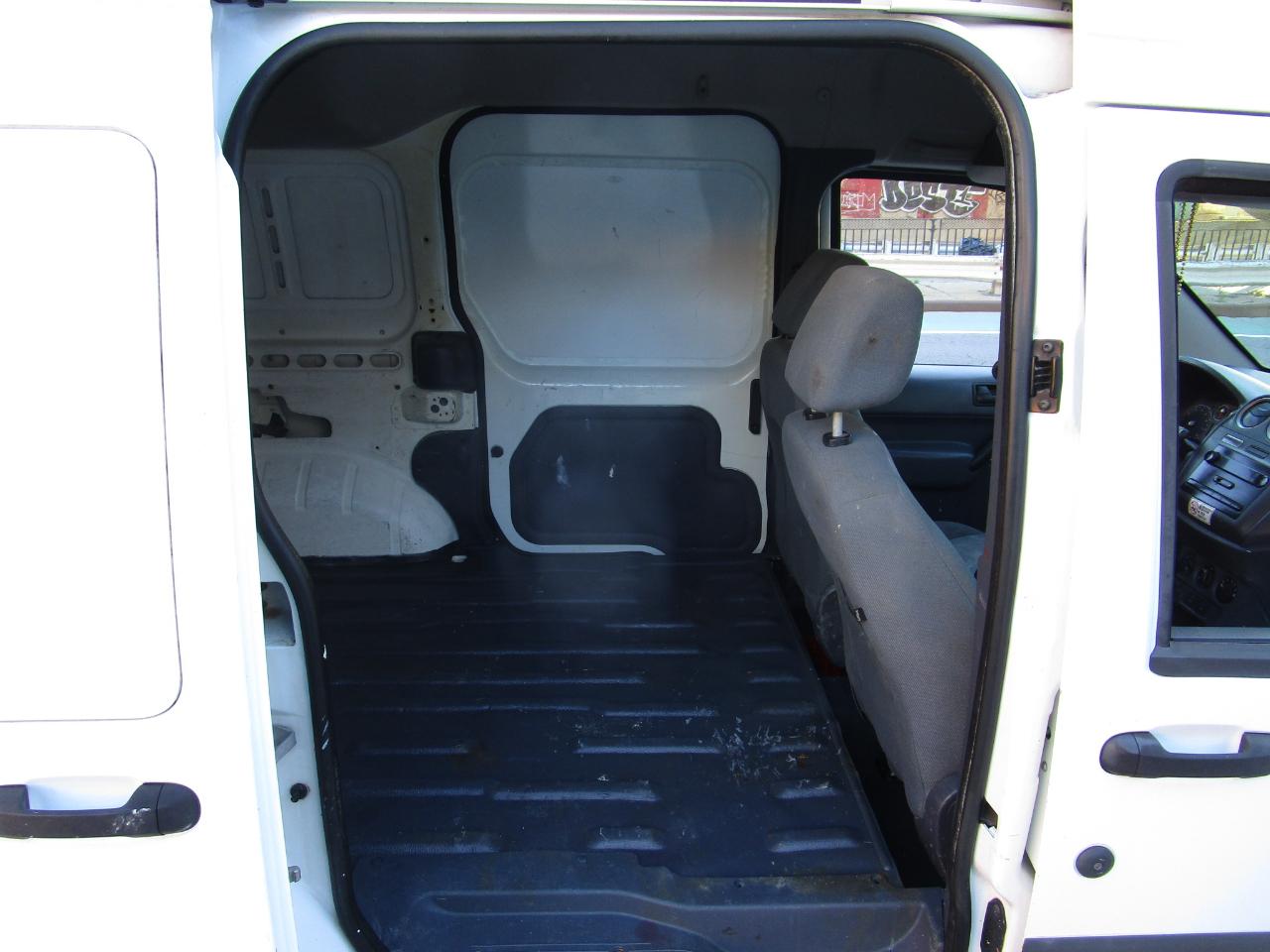 Ford Transit Connect 114.6" XL w/o side or rear door glass 2013
