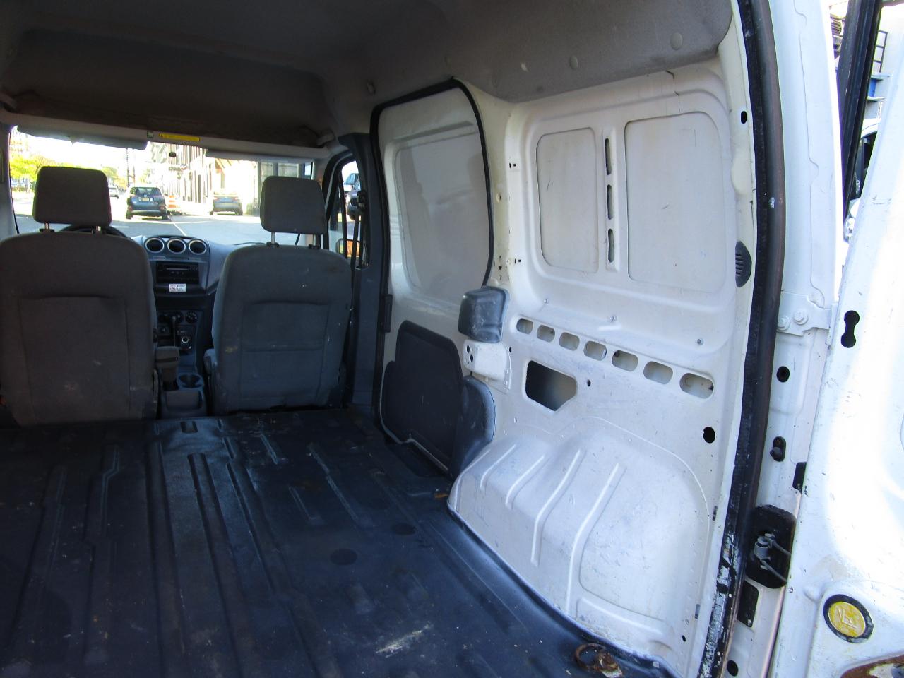 Ford Transit Connect 114.6" XL w/o side or rear door glass 2013