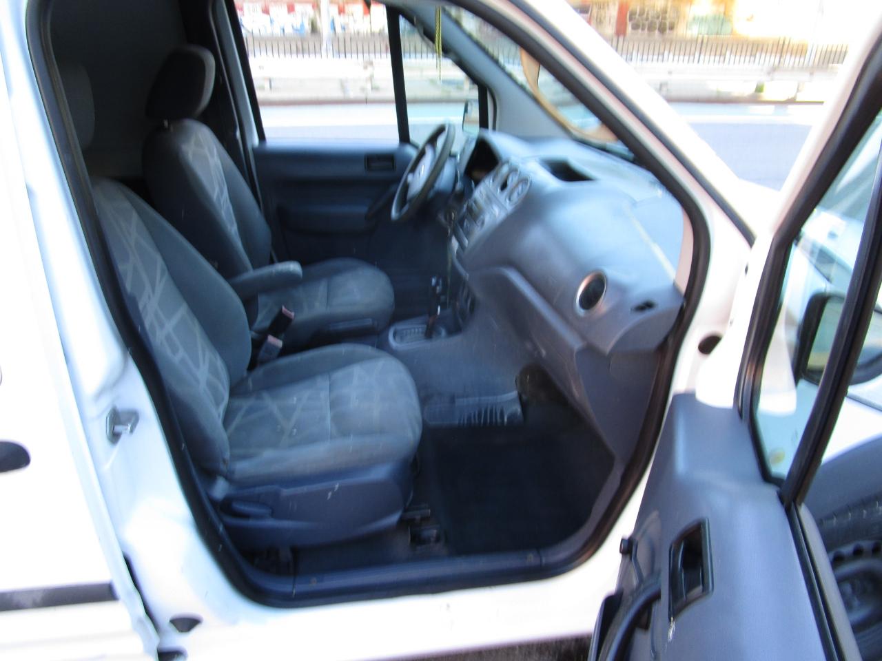Ford Transit Connect 114.6" XL w/o side or rear door glass 2013