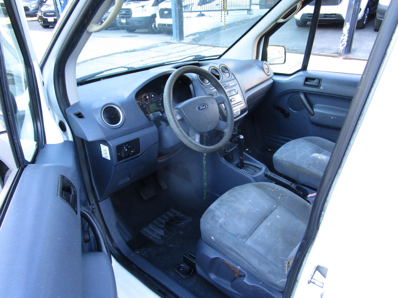 Ford Transit Connect 114.6" XL w/o side or rear door glass 2013