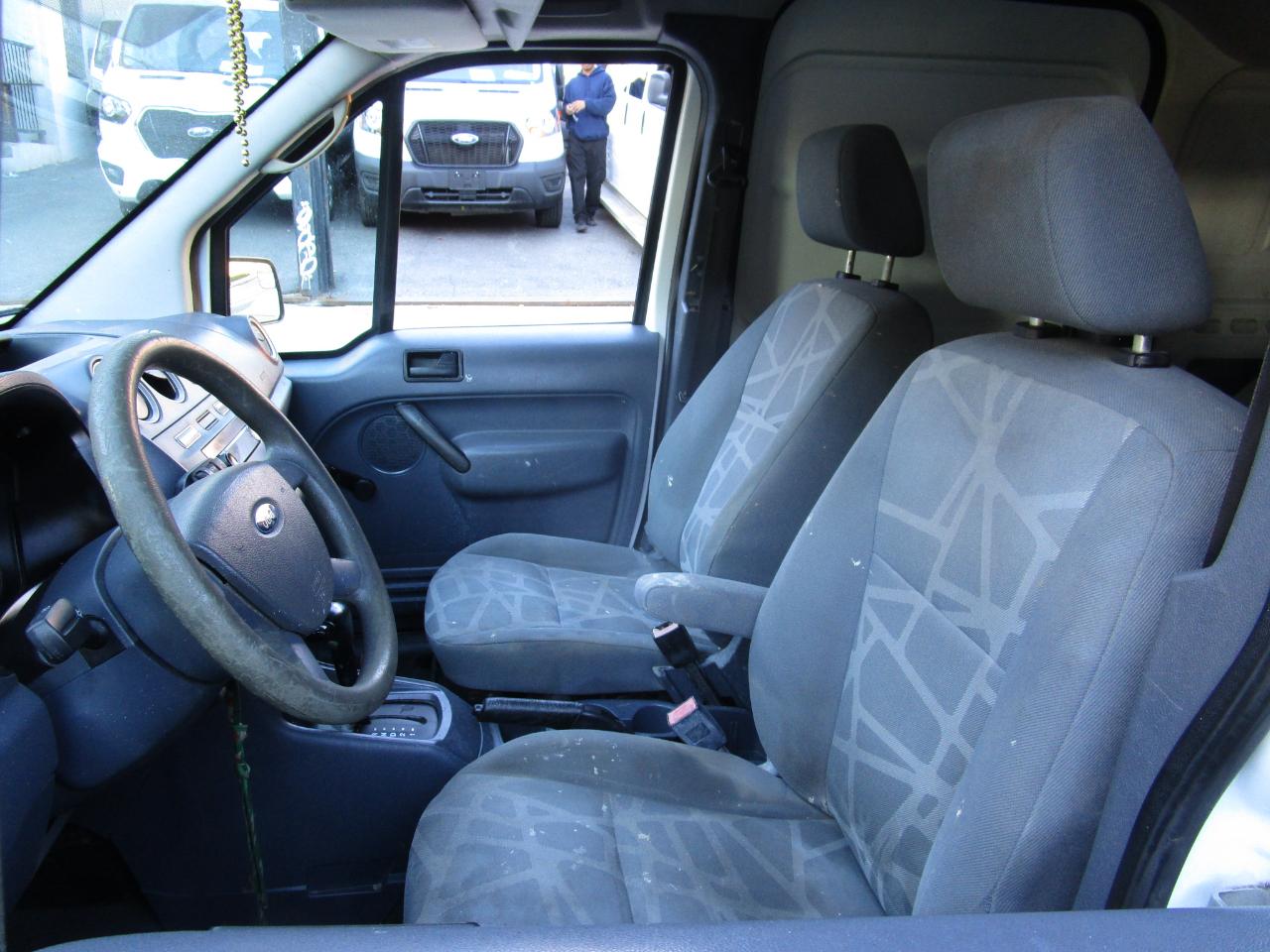 Ford Transit Connect 114.6" XL w/o side or rear door glass 2013