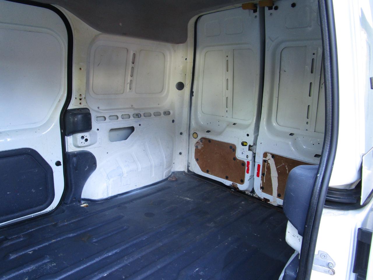 Ford Transit Connect 114.6" XL w/o side or rear door glass 2013