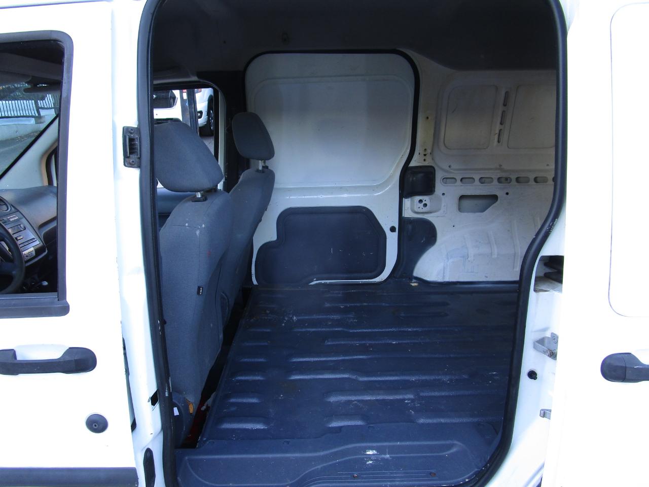Ford Transit Connect 114.6" XL w/o side or rear door glass 2013