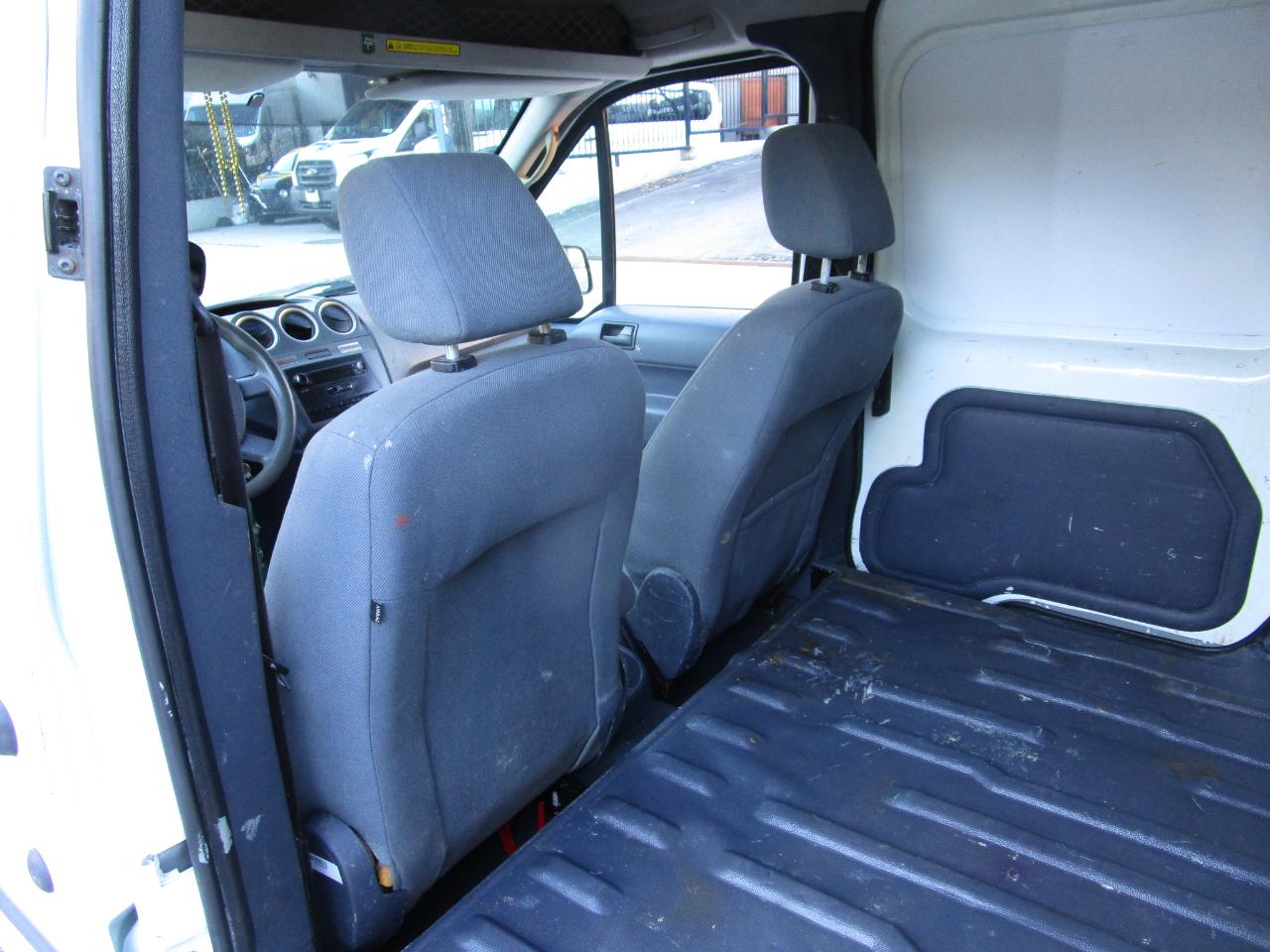 Ford Transit Connect 114.6" XL w/o side or rear door glass 2013