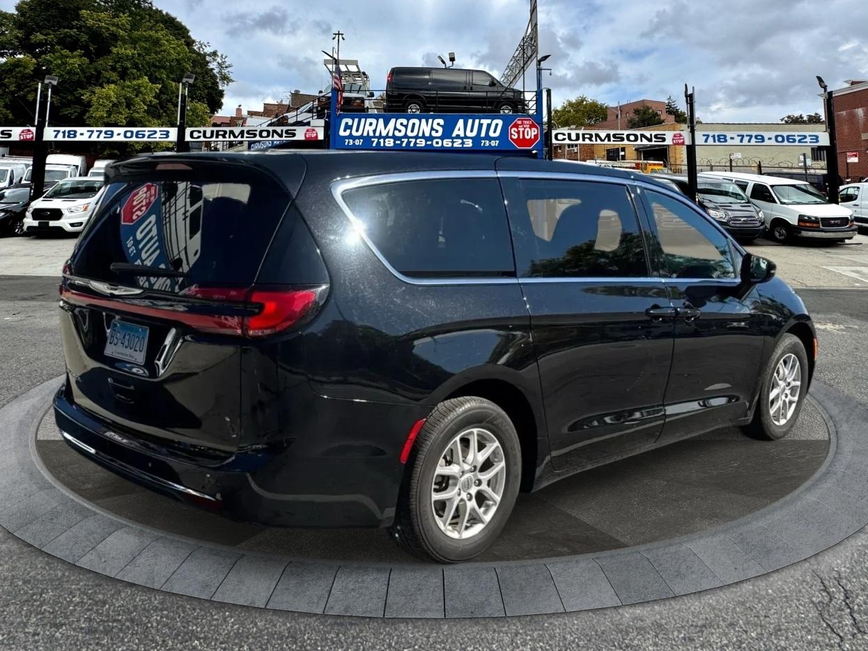 Chrysler Pacifica Select FWD 2025