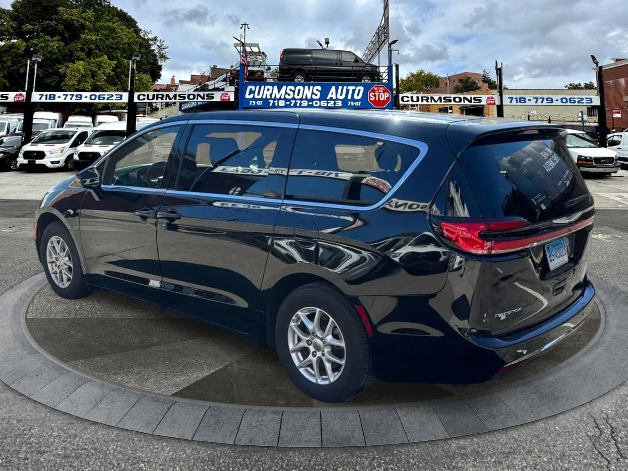 Chrysler Pacifica Select FWD 2025