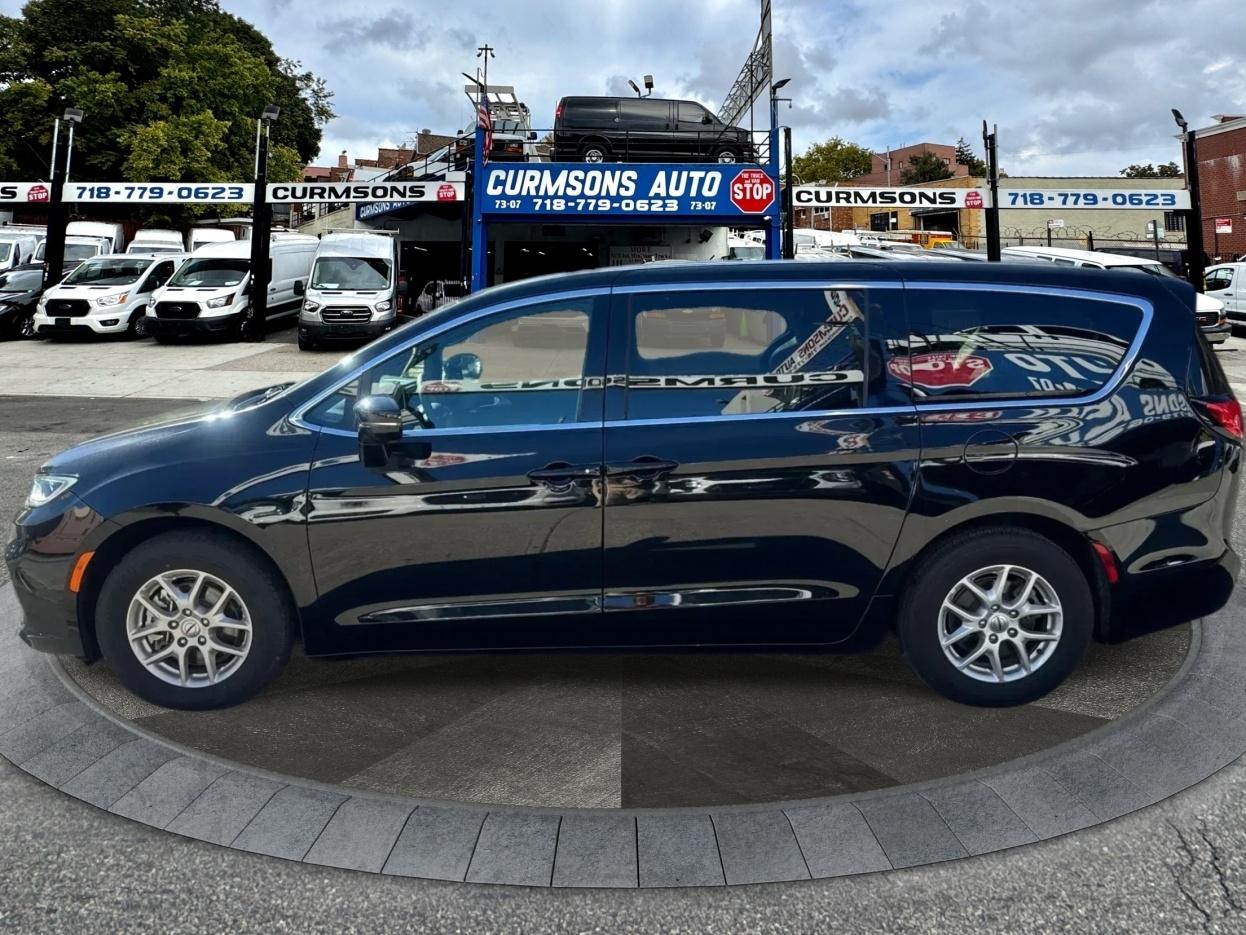Chrysler Pacifica Select FWD 2025