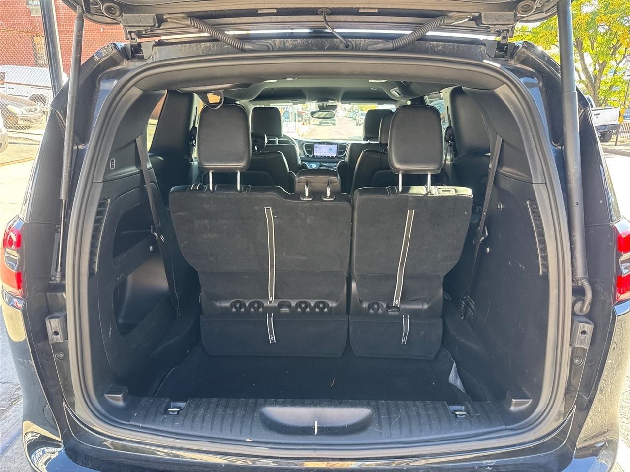 Chrysler Pacifica Select FWD 2025