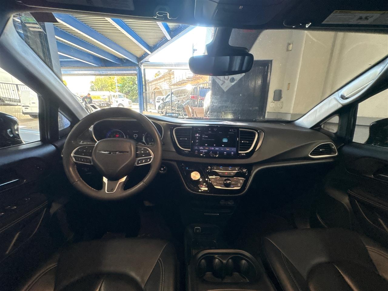 Chrysler Pacifica Select FWD 2025