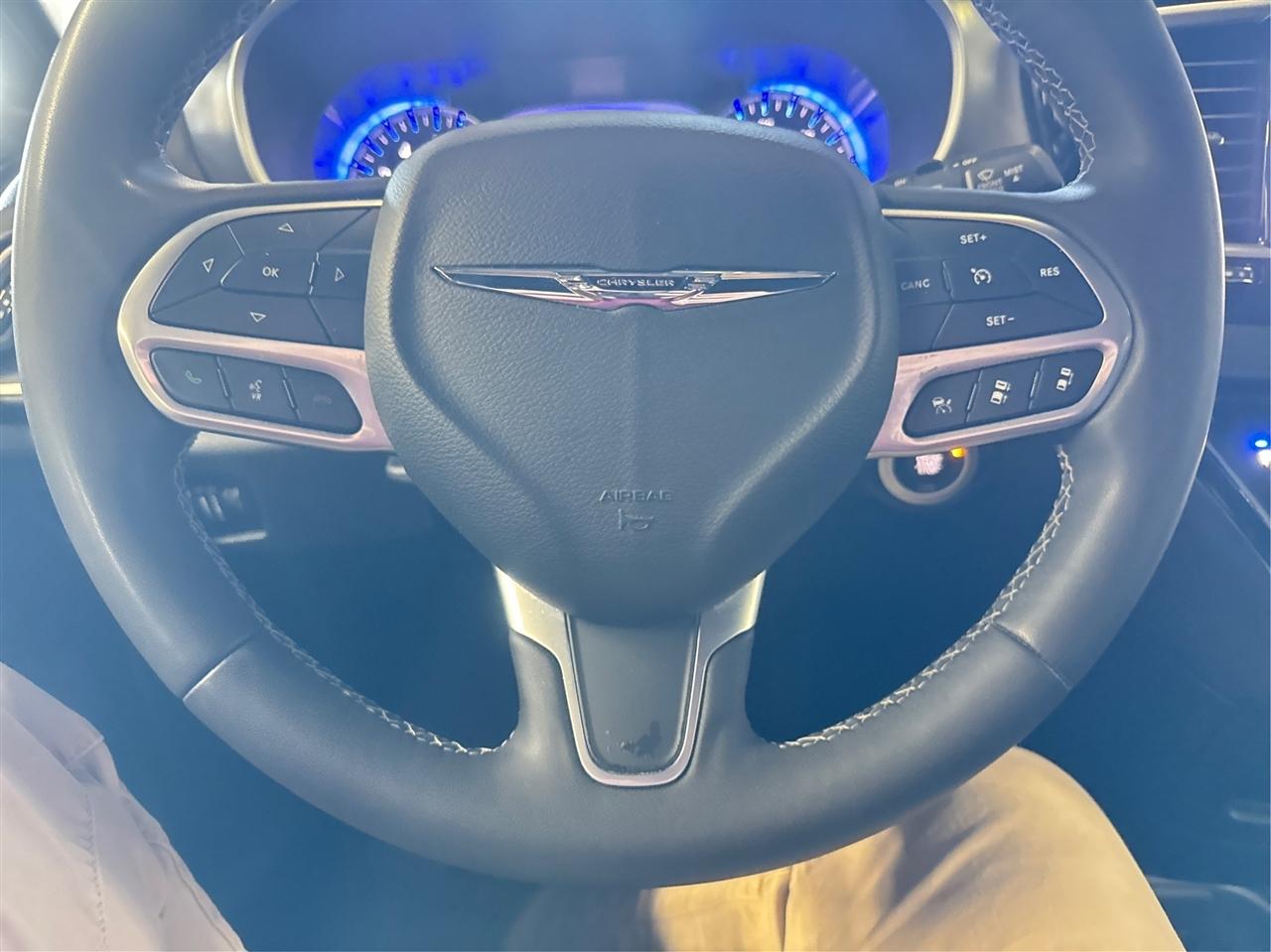 Chrysler Pacifica Select FWD 2025